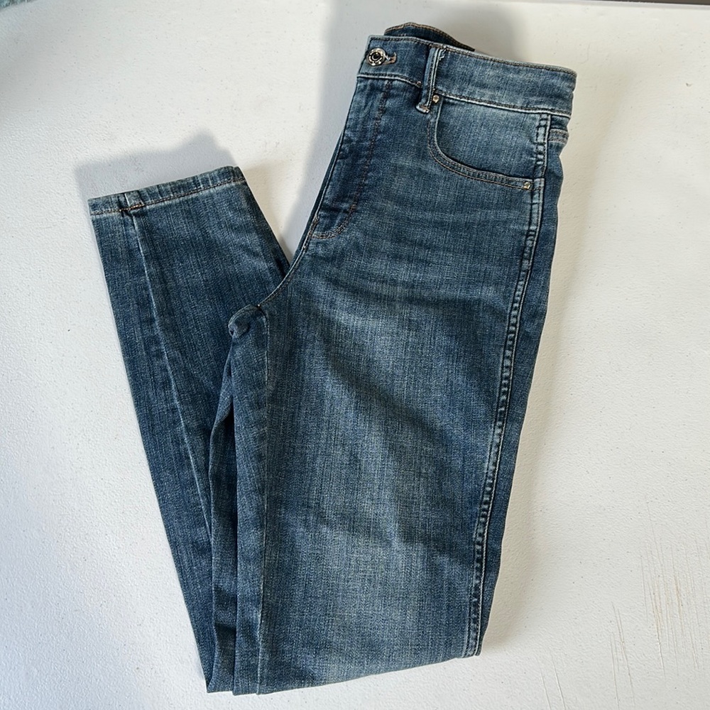 WHBM EVERYDAY SOFR DENIM size 8